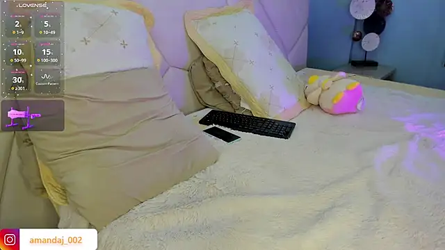 amandaaJones  online show from June 3, 4:56 pm