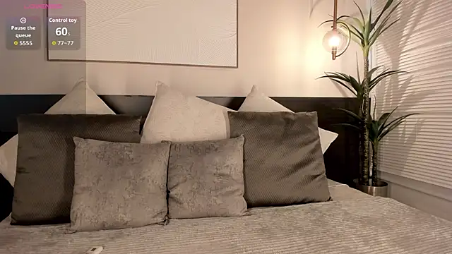 SophieBlake online show from December 1, 8:00 pm