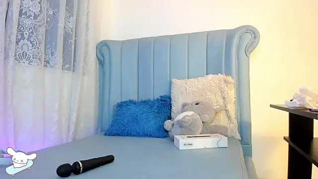 AlexaFoxy18 online show from January 17, 7:27 am