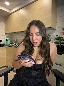 PamAnna online show from November 14, 9:37 pm