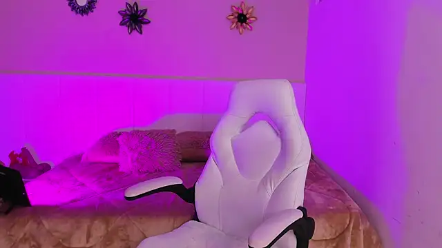 estrella bigboobs14 online show from November 2, 12:30 pm