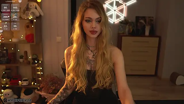 ManiFreyja online show from October 21, 6:12 pm