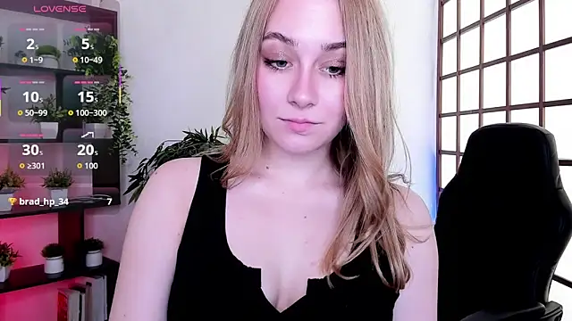 LianaBright online show from May 31, 2:39 am