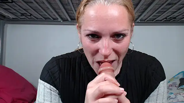 Doucelouve9 online show from February 4, 5:16 pm