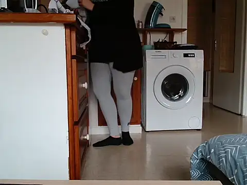 Lauzo21 online show from February 18, 2:27 pm