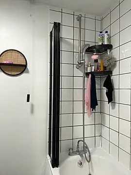 vanilla chocolate23 online show from October 17, 2:20 pm