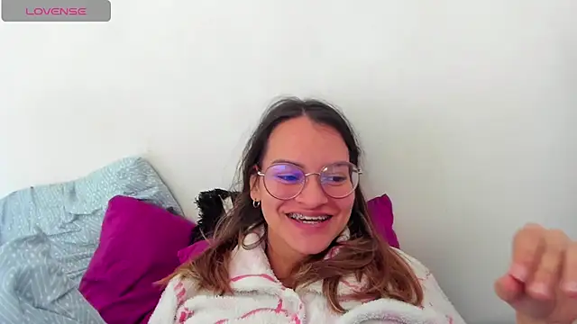 Angie Pirss online show from December 15, 3:06 pm