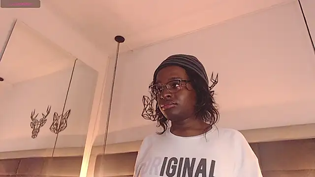 candy lovee69 online show from October 12, 5:43 am