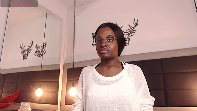 candy lovee69 online show from April 18, 8:09 pm