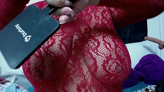 Nicol Love0 online show from June 3, 12:39 pm
