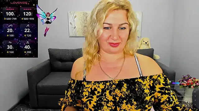 Lili Crossi online show from October 7, 11:47 am