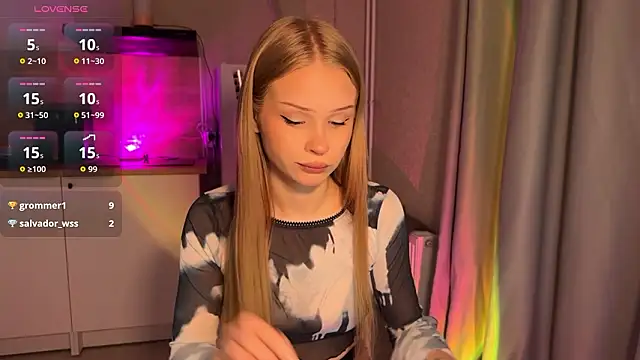 lisa barbie online show from February 22, 8:10 pm