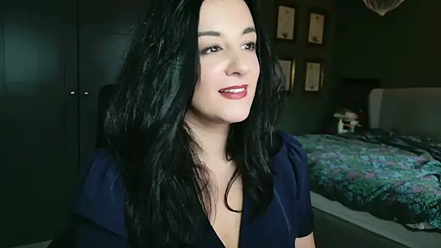 yourcassiexo online show from December 18, 12:10 pm