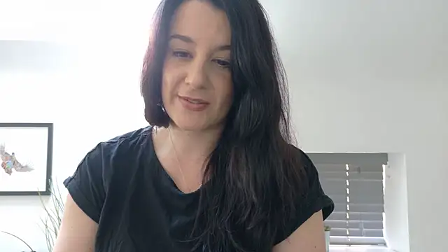 yourcassiexo online show from April 23, 10:44 am