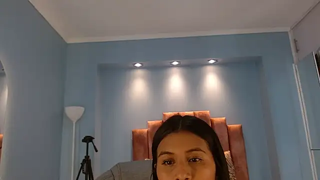 lou rosse  online show from March 25, 8:45 pm