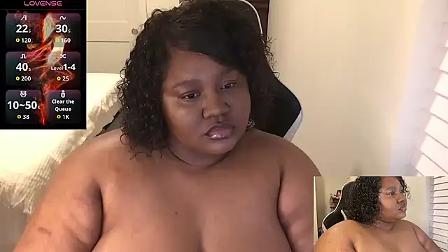 explosivekitty69 online show from September 10, 4:01 am