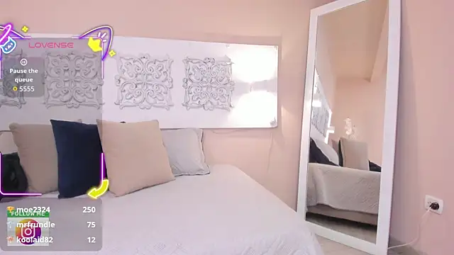 adelaa 11 online show from December 13, 7:53 pm