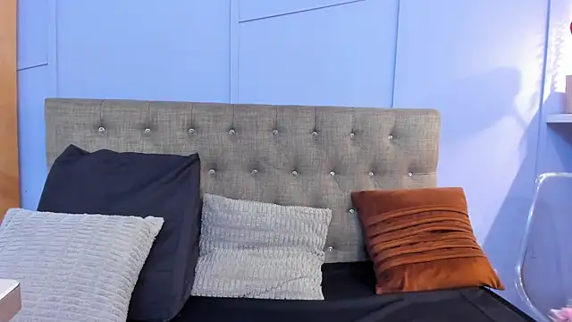 nathalie rossel online show from October 4, 8:46 pm