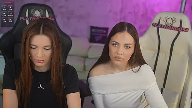 Julia  Star  online show from March 20, 4:01 pm