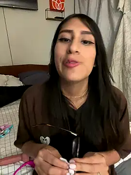 AleFantasy0001 online show from October 25, 4:42 am