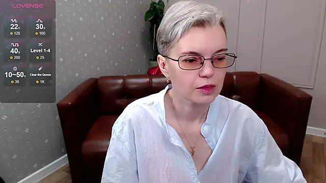 Cutie Erikaa1 online show from April 9, 2:14 am