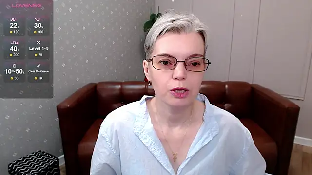 Cutie Erikaa1 online show from April 12, 2:25 am