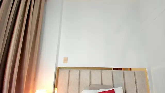 LaraGoldd online show from September 23, 12:53 am