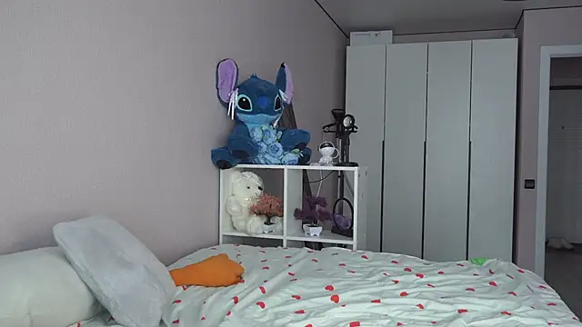 norakisses online show from March 26, 8:16 am