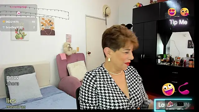 Angelina Stone 65 online show from December 1, 9:06 pm