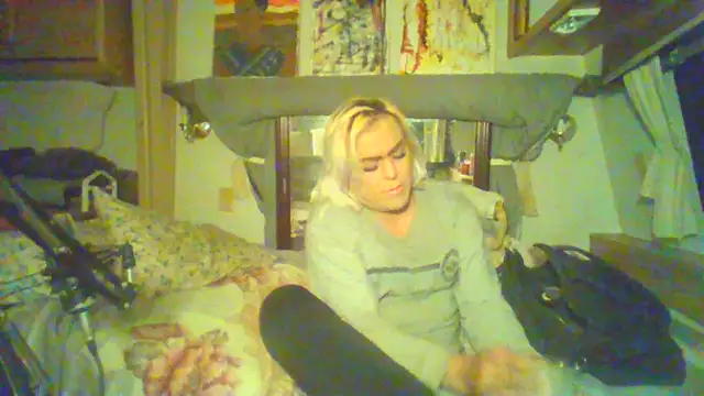 HoneyBdaQueen online show from October 21, 7:56 am