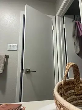 redbonejada online show from November 24, 5:37 pm