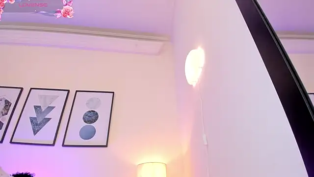 JulianaWaldo online show from September 10, 2:50 pm