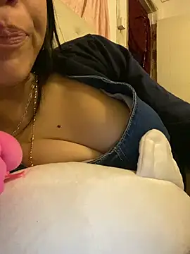 kittyprettybby online show from July 12, 10:10 pm
