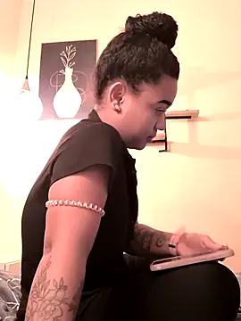 evafoxs online show from October 7, 7:07 pm