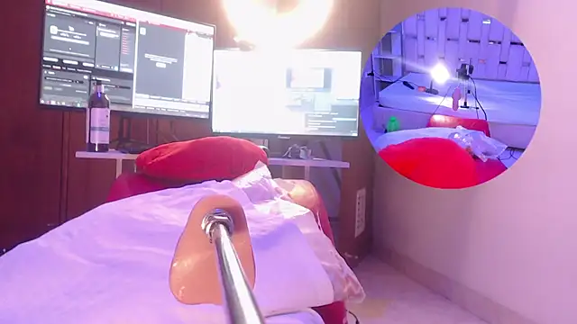 MhiaRey online show from September 29, 1:27 pm