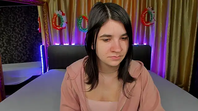  Polly Love  online show from April 6, 6:03 am