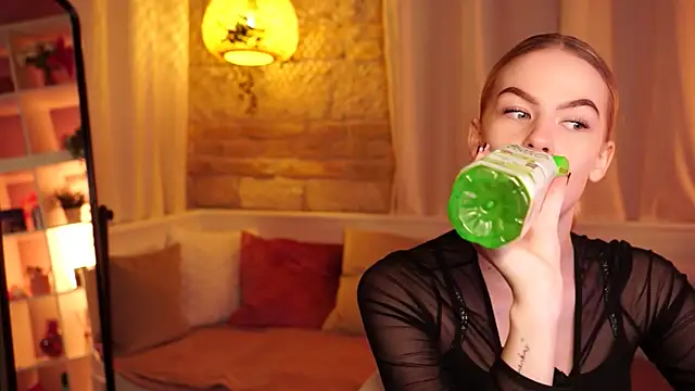 sn0w barbie online show from October 9, 8:29 am