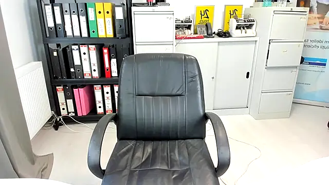 kilenyapatrice online show from September 20, 11:30 am