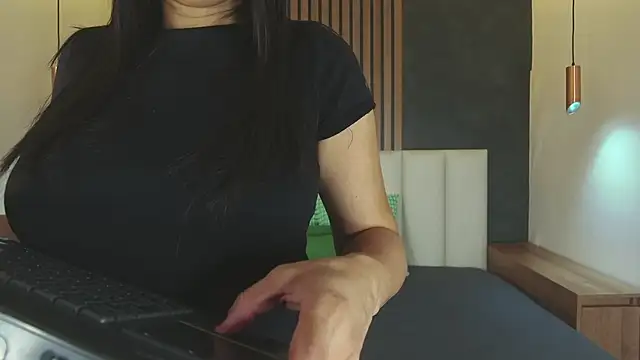 JaylaScott   online show from October 11, 7:38 pm