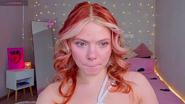 Red  Candy online show from February 10, 1:36 pm