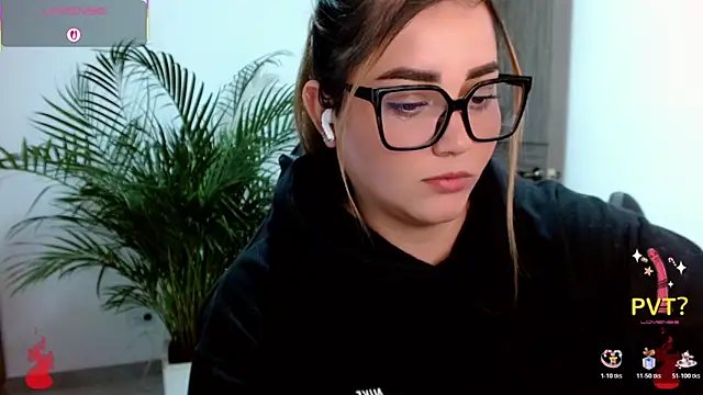 Lucia star   online show from March 15, 12:56 am