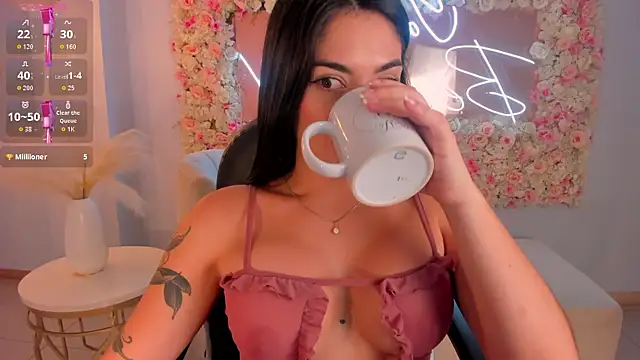 GiaFerrara online show from October 31, 4:25 am