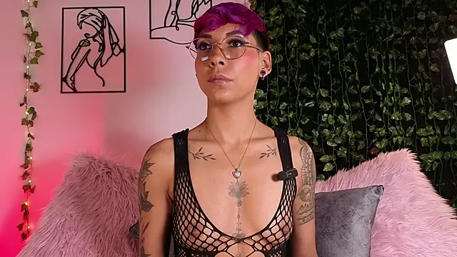 MiaMorgan  online show from October 6, 2:45 pm