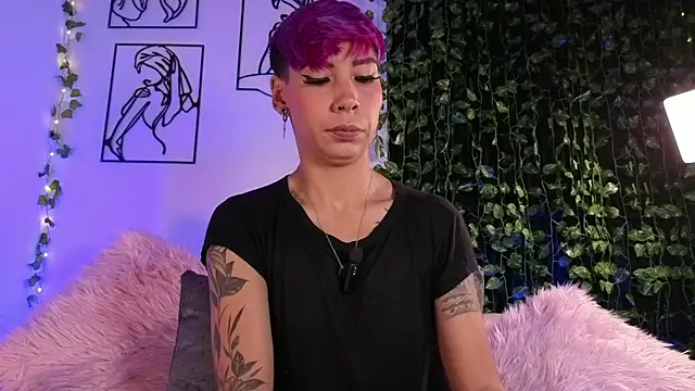 MiaMorgan  online show from October 5, 1:38 pm