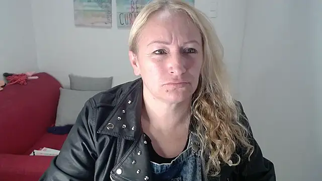 emperabigbootybigass online show from April 20, 1:03 pm