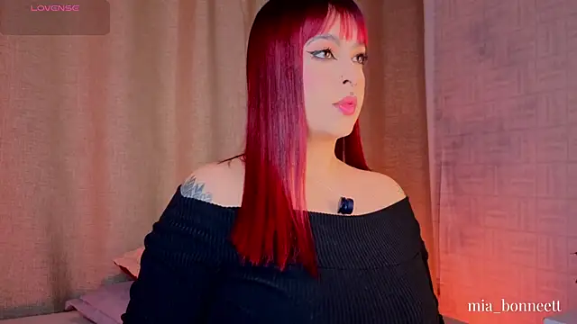 mia bonneett online show from June 4, 5:12 am