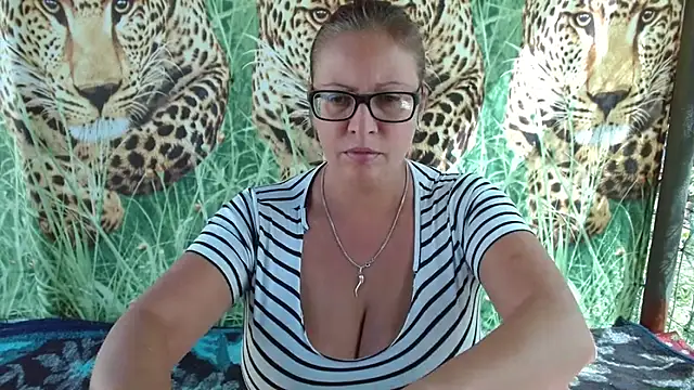 LadyHellene online show from September 24, 10:58 am