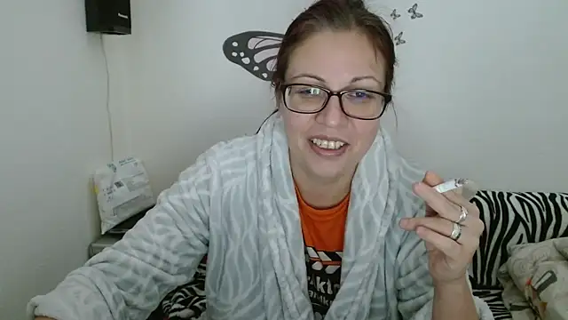 LadyHellene online show from February 4, 7:11 am