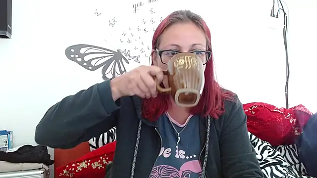 LadyHellene online show from September 18, 6:23 am