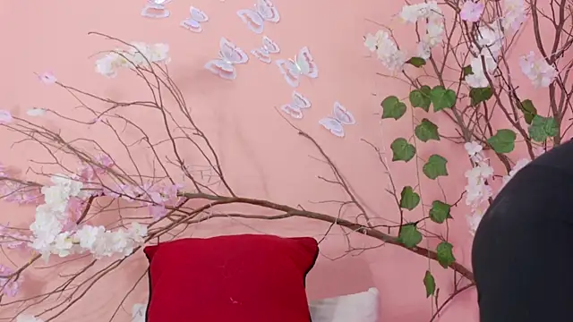 Charlotte Love10 online show from July 1, 8:08 pm